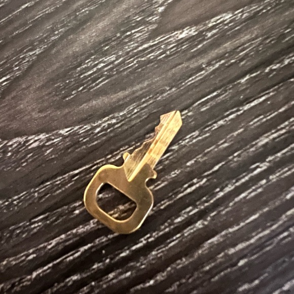 Authentic LV lock and key - Picture 4 of 4